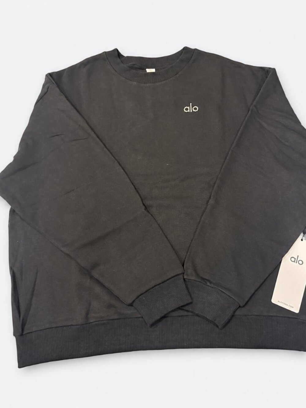 ALO Yoga Men’s Black Contrast-Logo Crewneck